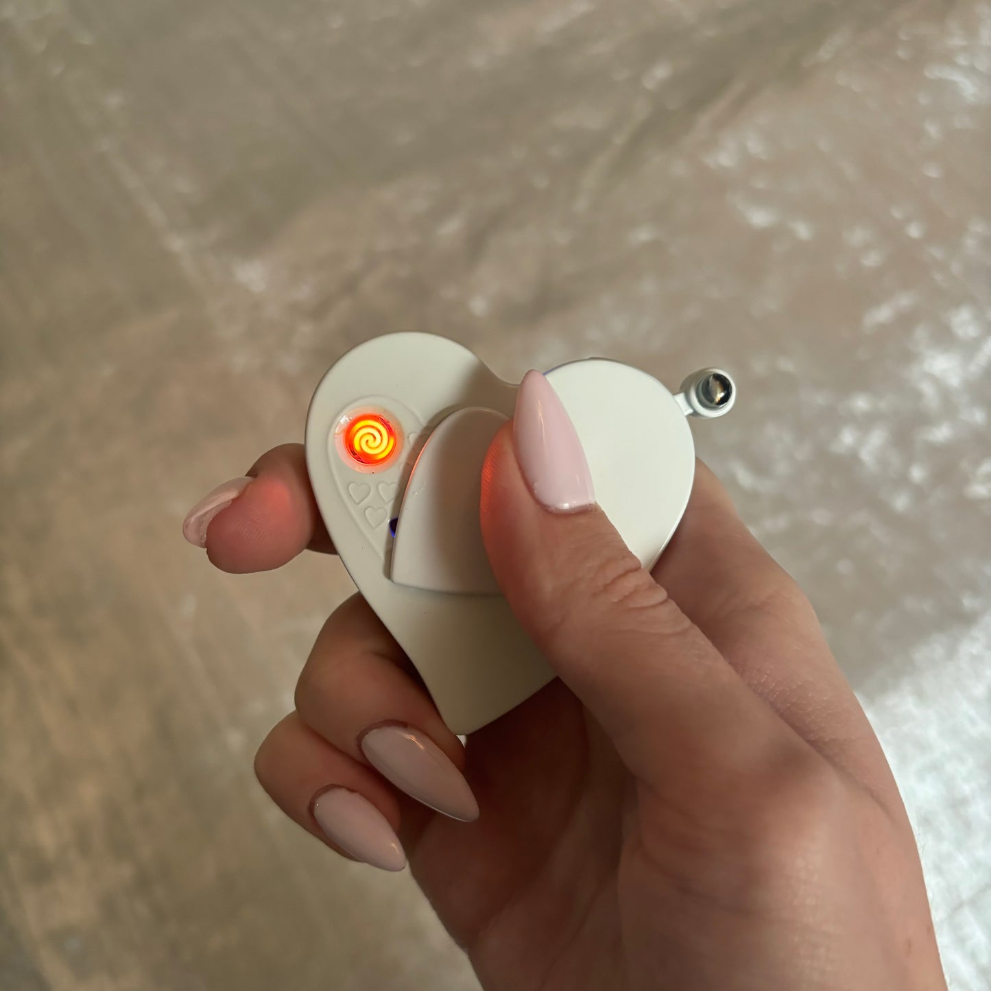 White Heart Lighter